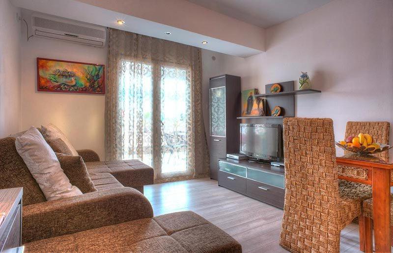 Seaside Apartments Petrovac na moru Zimmer foto