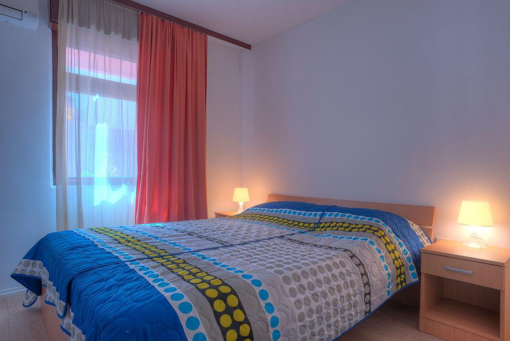 Seaside Apartments Petrovac na moru Zimmer foto